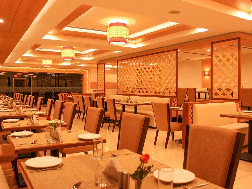 Quality Inn Viha Kumbakonam Restaurant photo